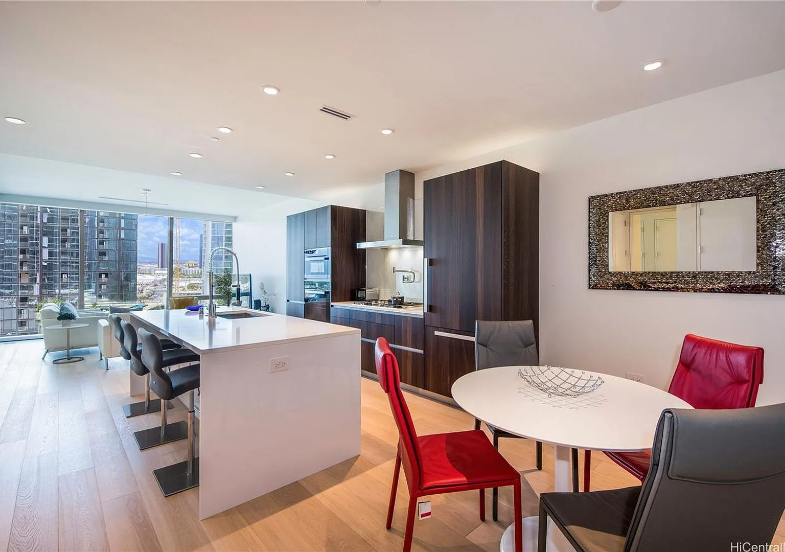 1 Bd / 2 Ba / 1 Pk, Furnished — Photo 2