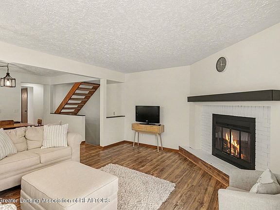 5th image of 802 Randy Ln