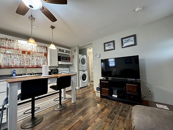 5th image of 811 Holly Glen Ln