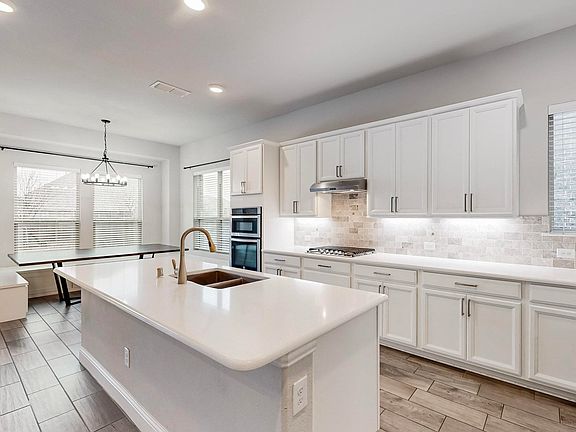 5th image of 2844 Hackberry Creek Trl