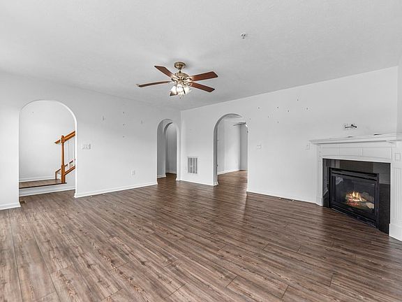 4th image of 3000 Canterbury Dr