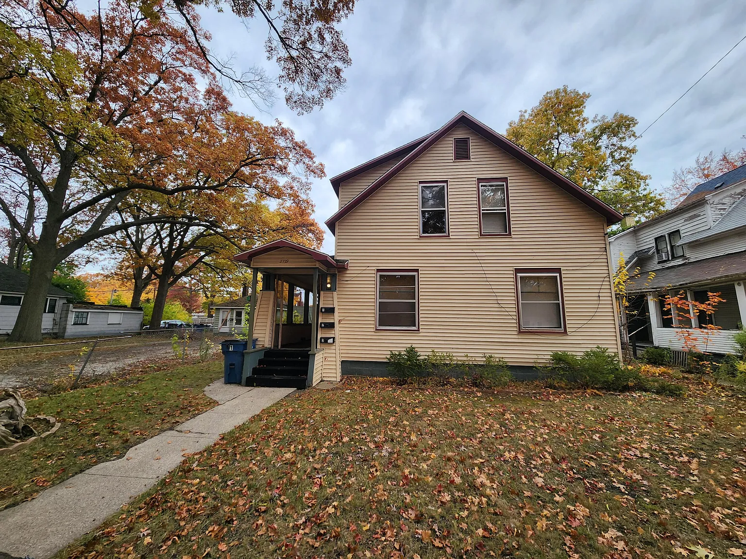 2729 8th St photo 1