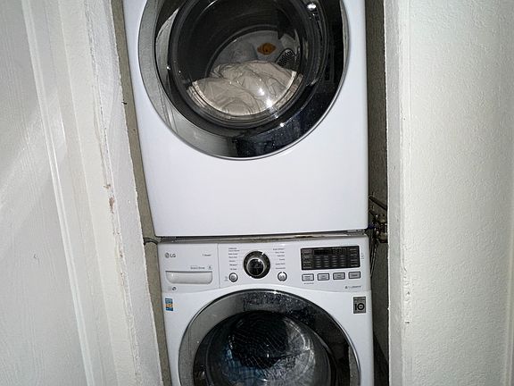 5th image of 409 Camino Del Remedio Unit A