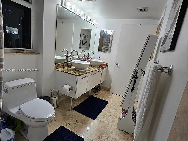 45 SE 5th St #1517 — Photo 20