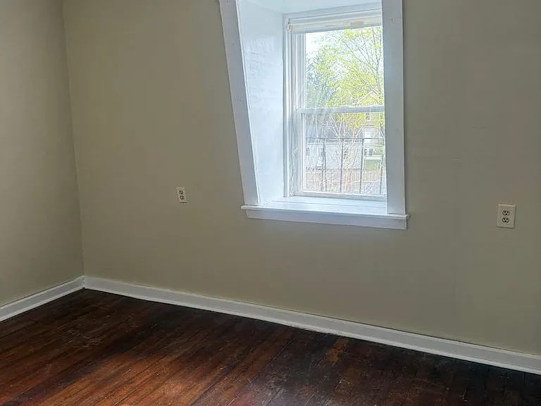 104 Mechanic St — Photo 3