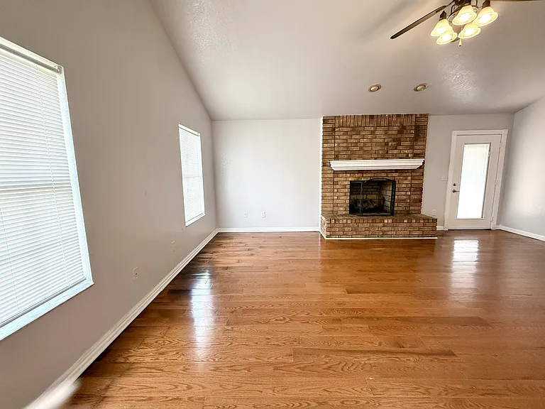 427 N Rockford Pl — Photo 11