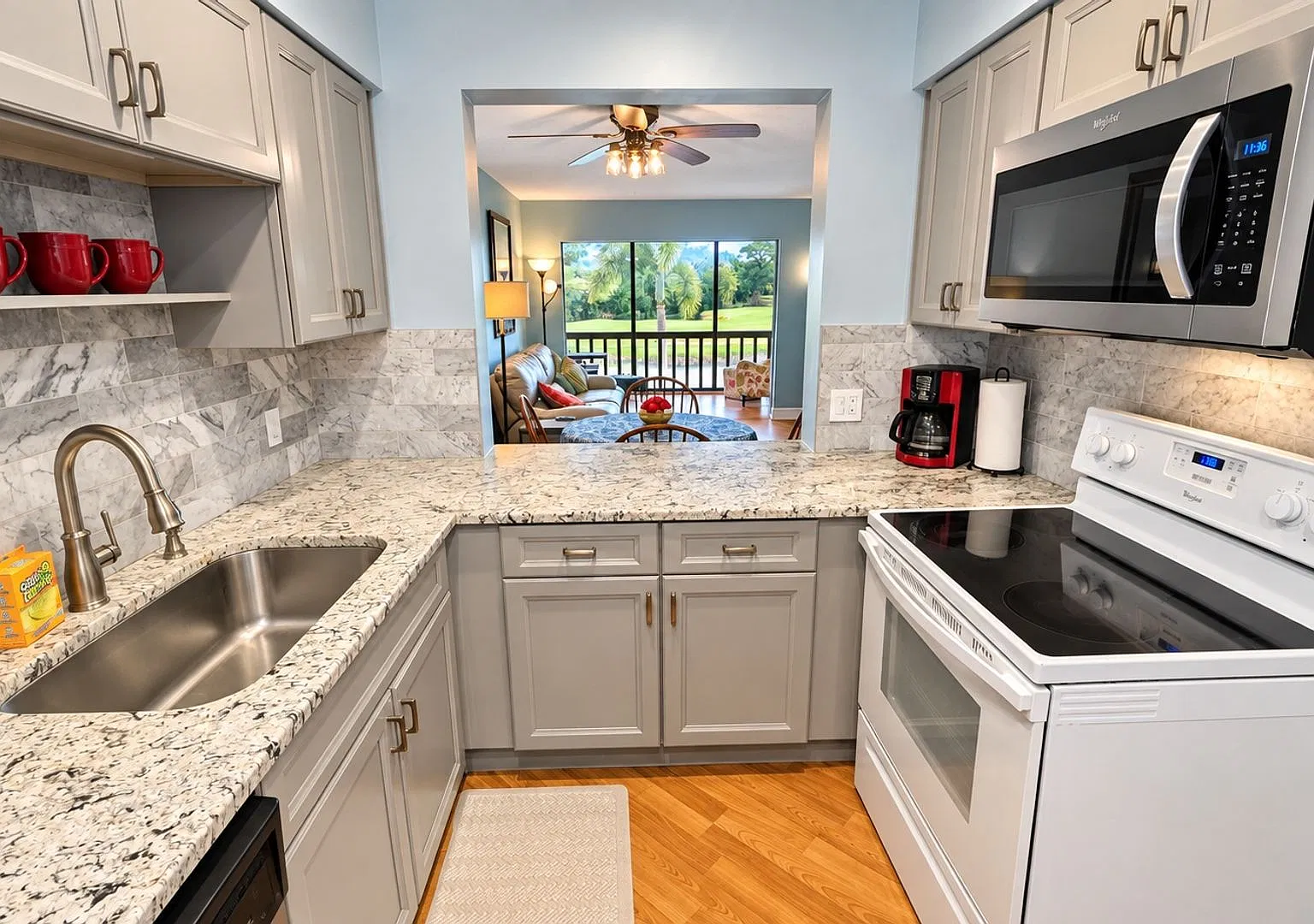 Annual Turnkey furnished 1-bed 1-bath condo in the Meadows — Photo 3