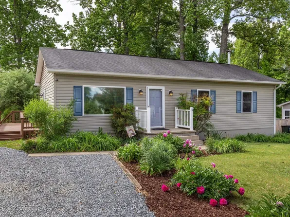 525 Jester Ln, Charlottesville, VA 22911