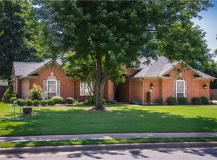 4251 Essex Cv, Springdale, AR 72762