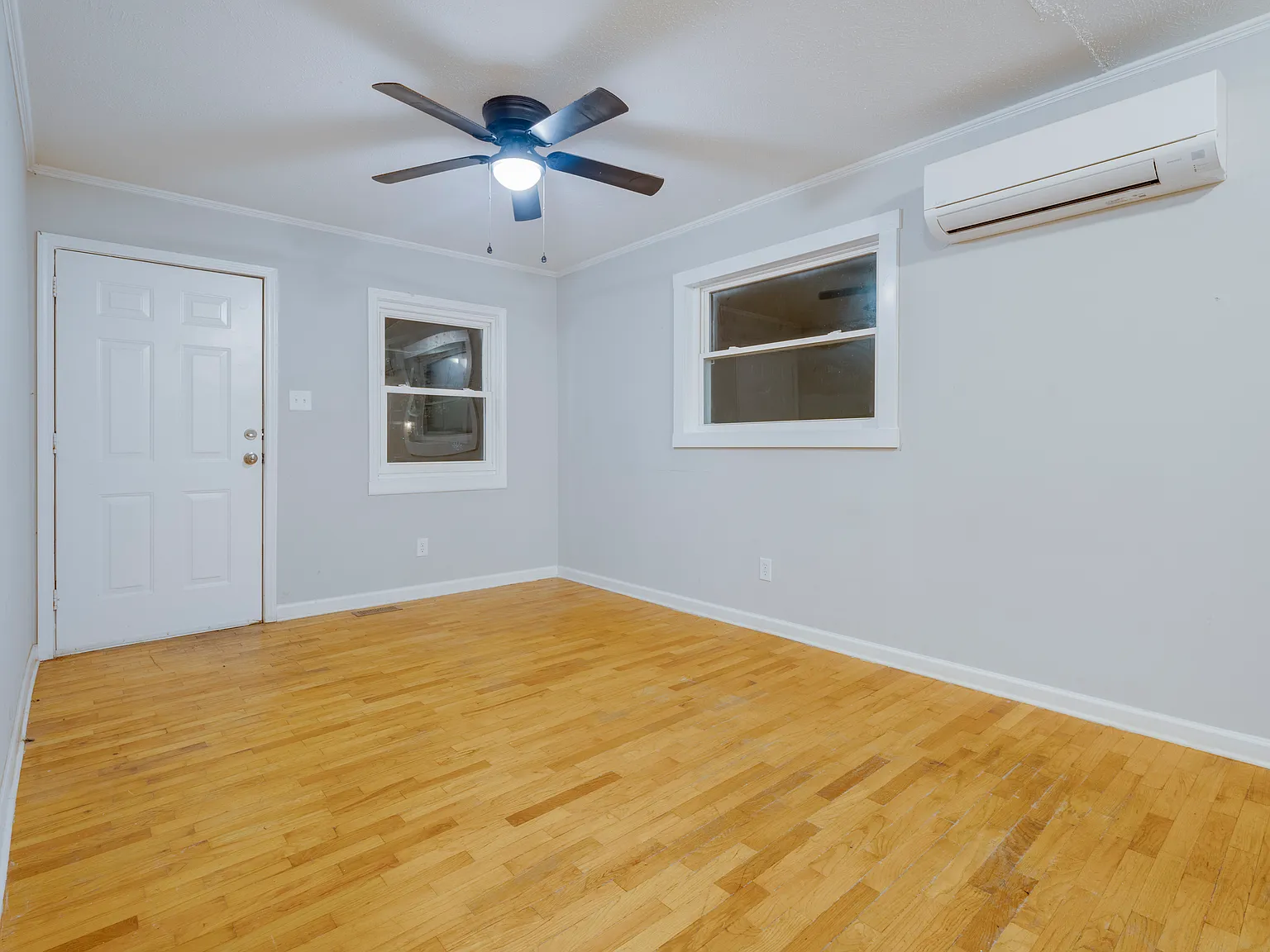 1813 Younger Avenue - B — Photo 3