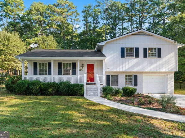 748 Country Club Dr, Monroe, GA 30655