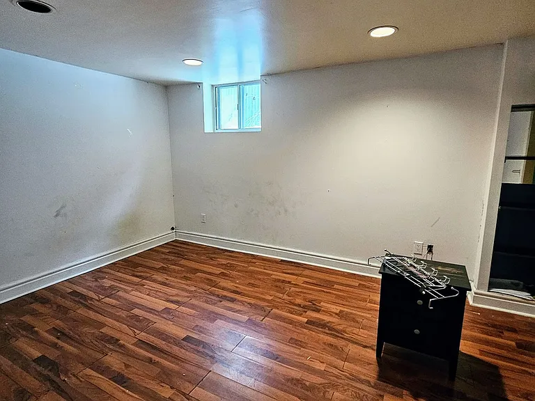 1340 Warden Ave #BASEMENT — Photo 9