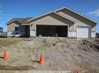 37 Parkside Cir, Gillette, WY 82718