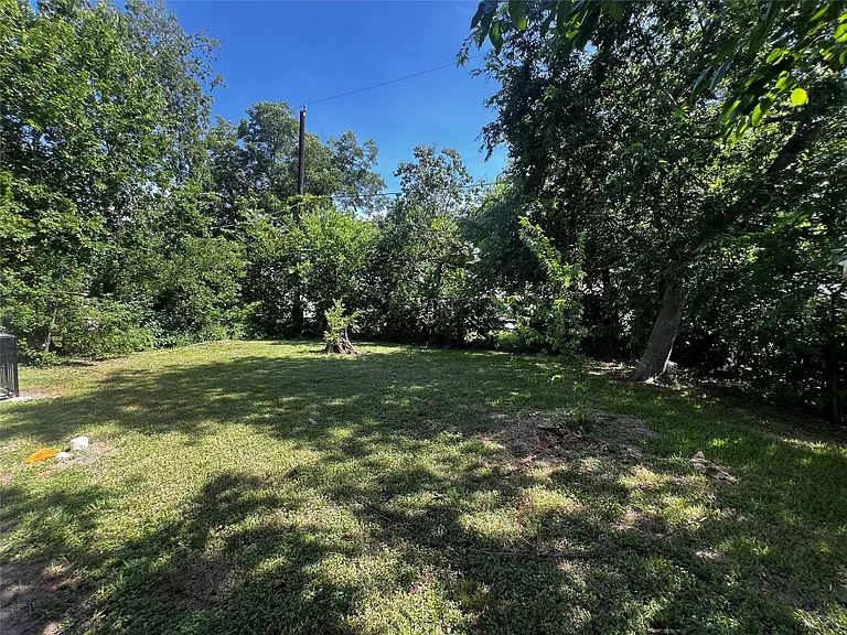 5402 Lyndhurst Dr — Photo 9
