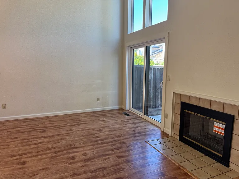 1870 Wembley Ct — Photo 6