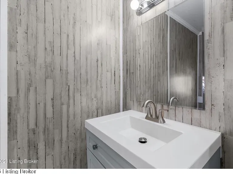 2205 Bolling Ave — Photo 7