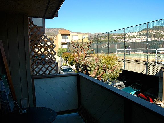 3rd image of 240 Willow Ave #624