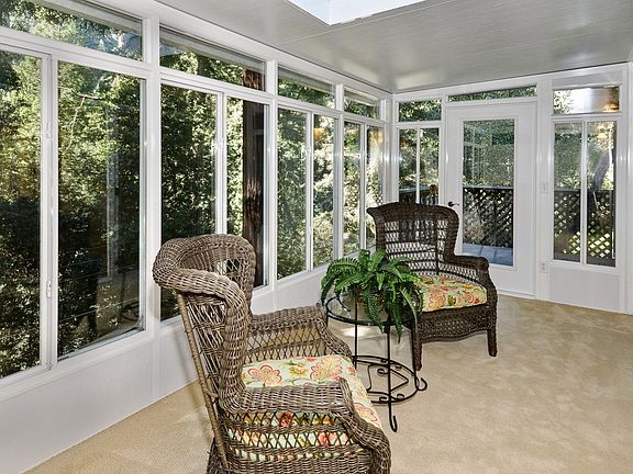 4th image of 830 Cathedral Dr