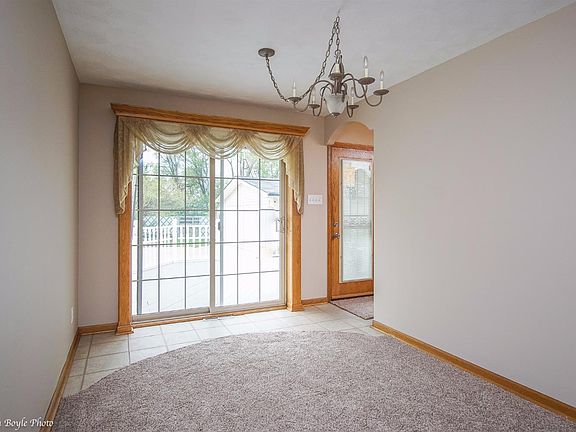 5th image of 930 E 52nd Ave