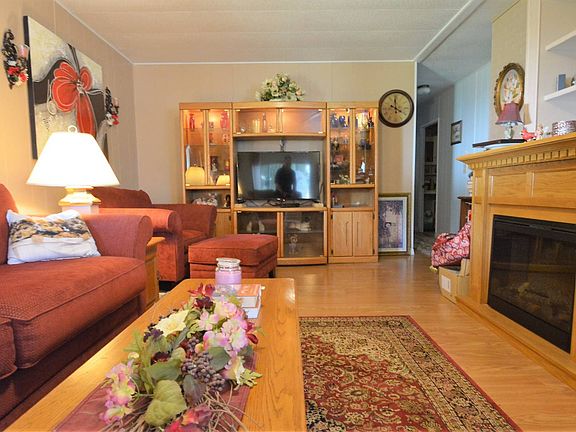 3rd image of 912 Fountainview S
