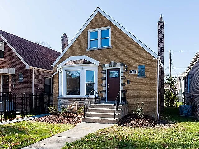 10030 S Rhodes Ave photo 1