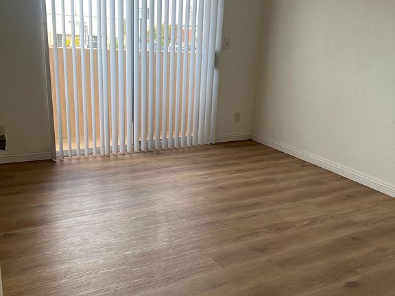 4th image of 1326 W Carson St #115