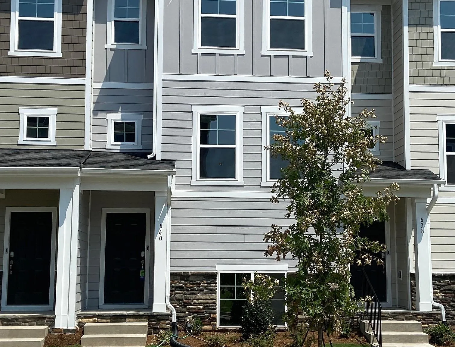 3 bed, 3.5 bath, 1684 sqft, $1,895 — Photo 1