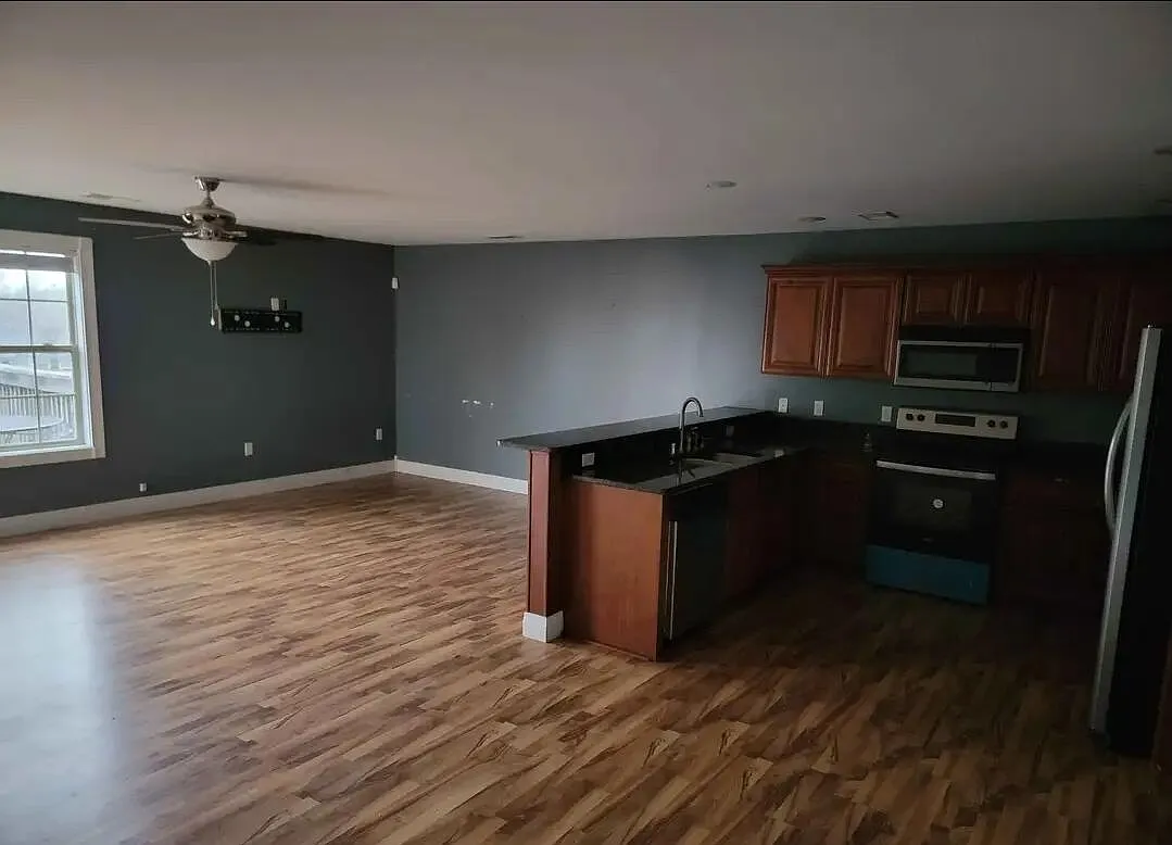 2 bed, 1.0 bath, 1000 sqft, $1,000 — Photo 2