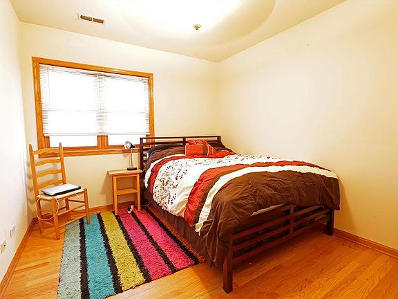 5th image of 2-843 N Mozart Ave #2