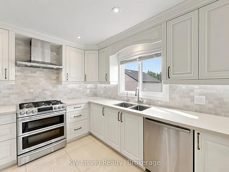 33 Southgate Cres — Photo 13