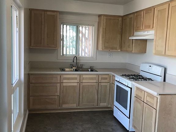 3rd image of 4942 W 118th St APT E