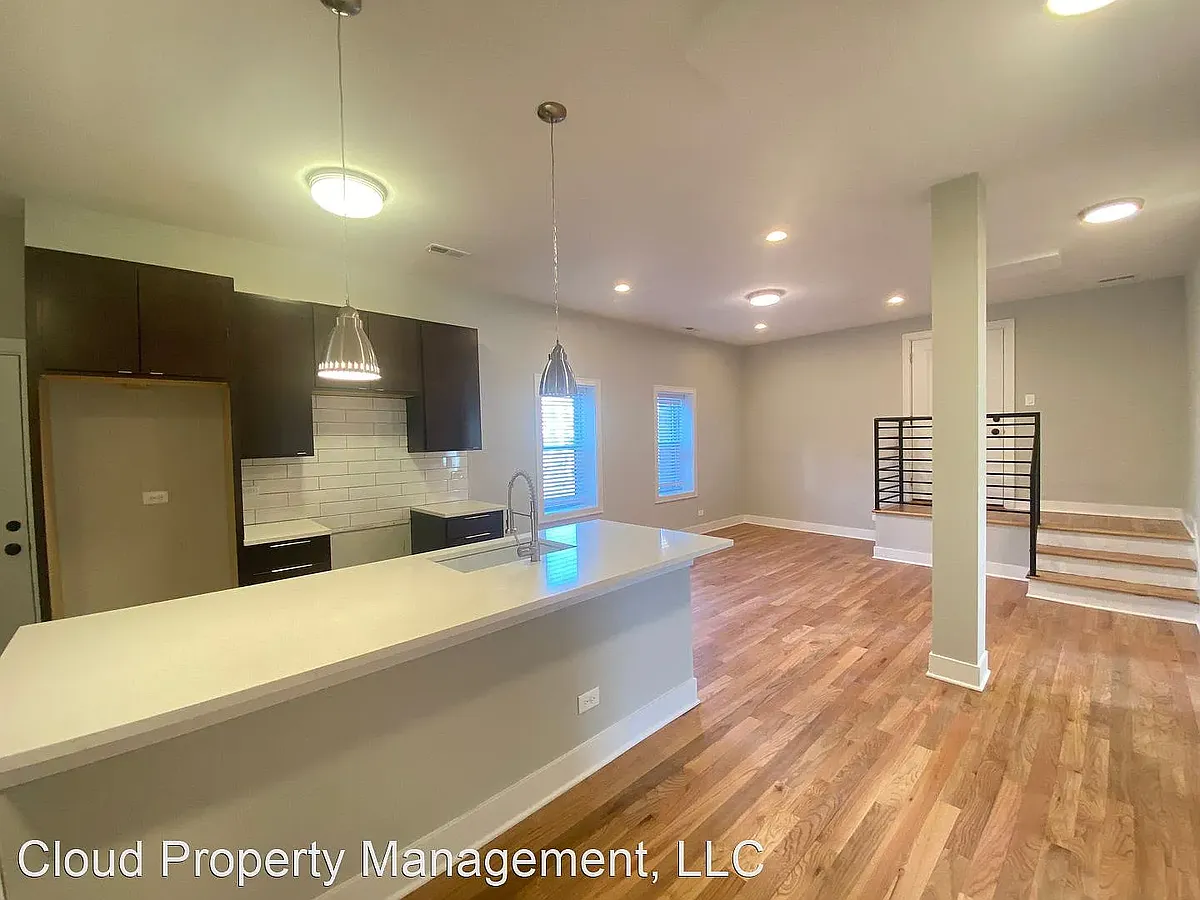 Building Photo - 2207 W 18th St #2C