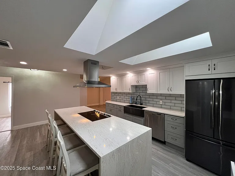 377 Myrtlewood Rd — Photo 3
