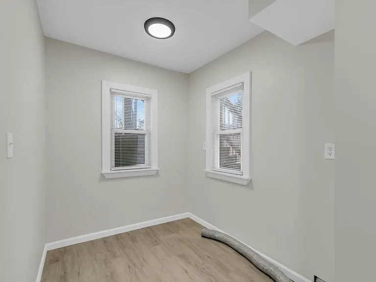 967 Oakland Ave #967 — Photo 6