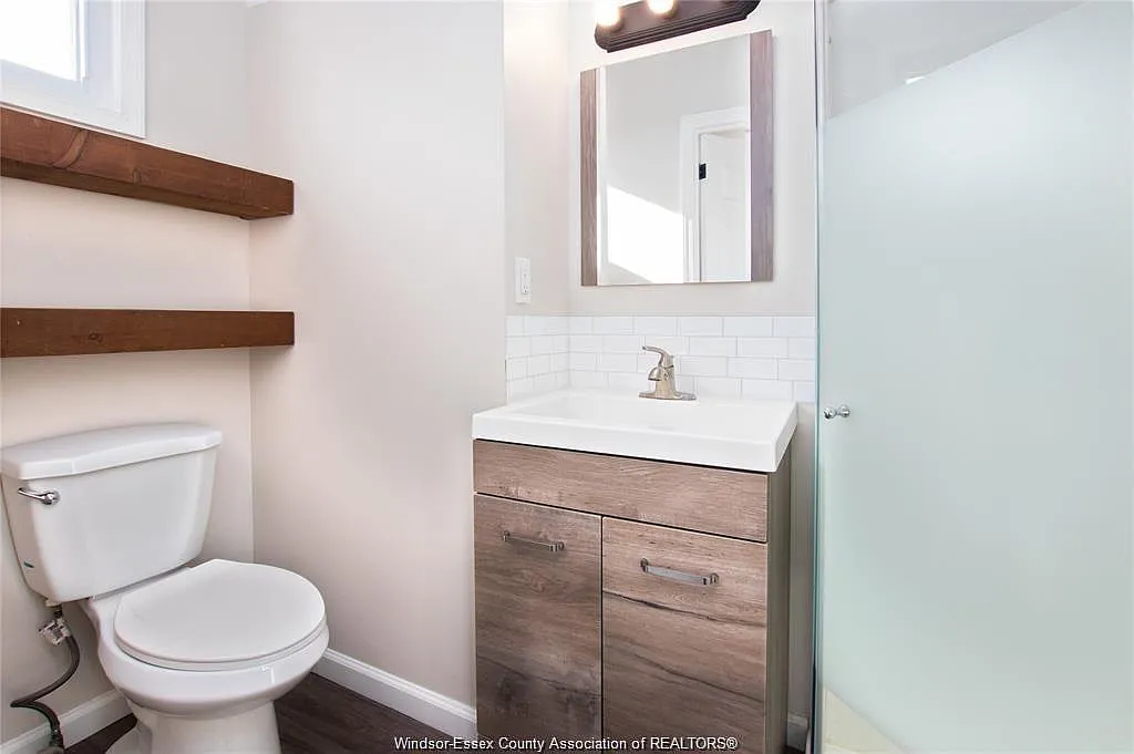 3 bed, $2,400 — Photo 3