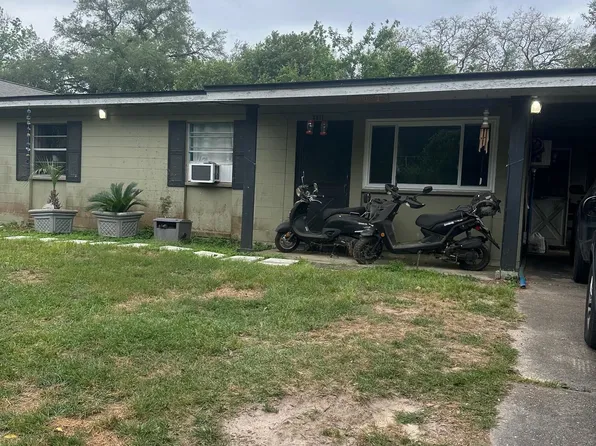 2911 Oakwood Dr, Tallahassee, FL 32304