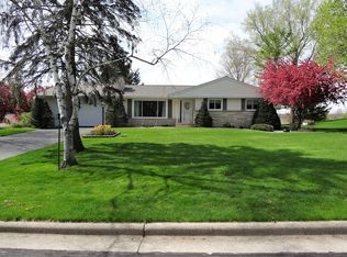 6061 Imperial Dr, Waunakee, WI 53597