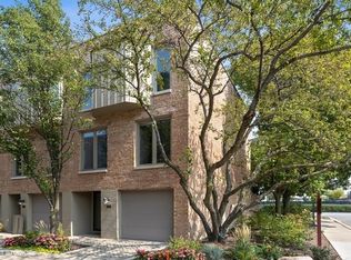 100 Frank Lloyd Wright Ln, Oak Park, IL 60302