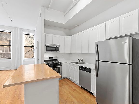 4th image of 104 W 17th St APT 3W