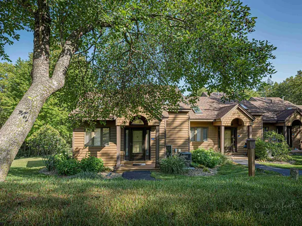20 Creekwood Ln, Galena, IL 61036