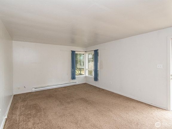 4th image of 938 E 6th Street