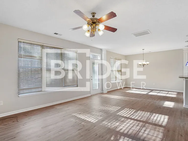 104 Hampshire Dr — Photo 6
