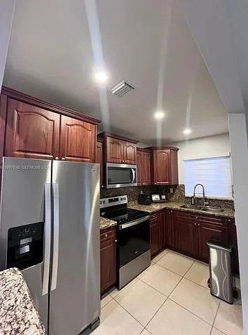 4533 SW 143rd Pl — Photo 7