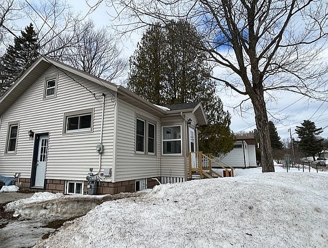 2nd image of 1239 Brainerd St