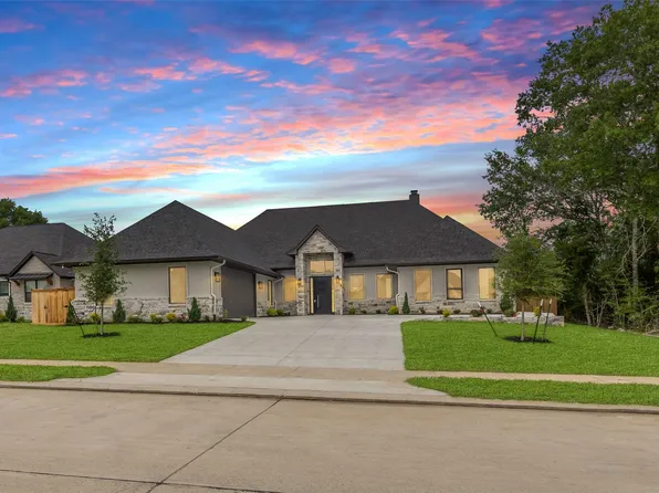 2044 Pebble Bend Dr, College Station, TX 77845