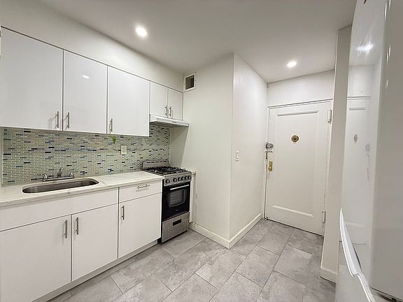 2nd image of 144-35 Sanford Ave #2C