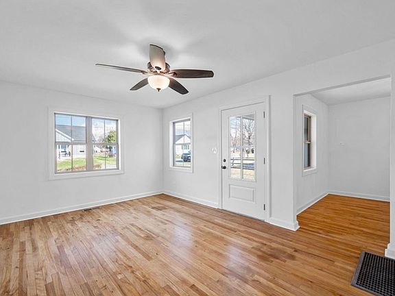3rd image of 104 Ellis Dr