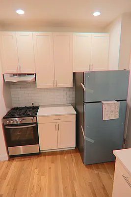 Rented by PMG Real Estate  | media 23