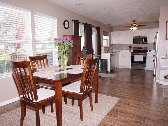 2nd image of 3674 Oakmount Ct