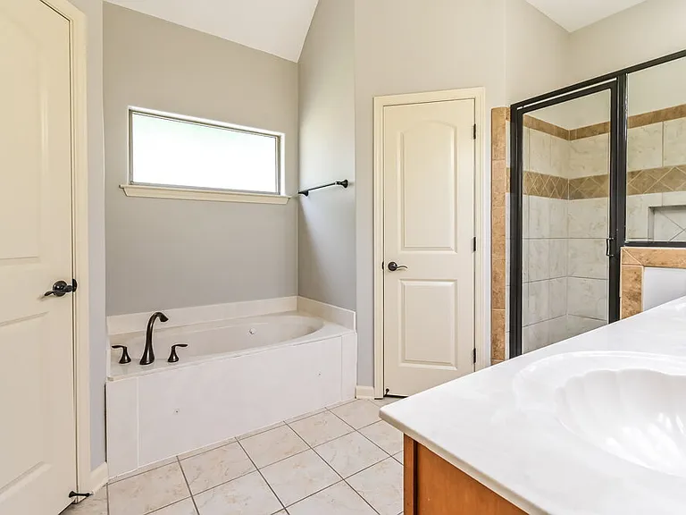 305 Garden Springs Dr — Photo 14